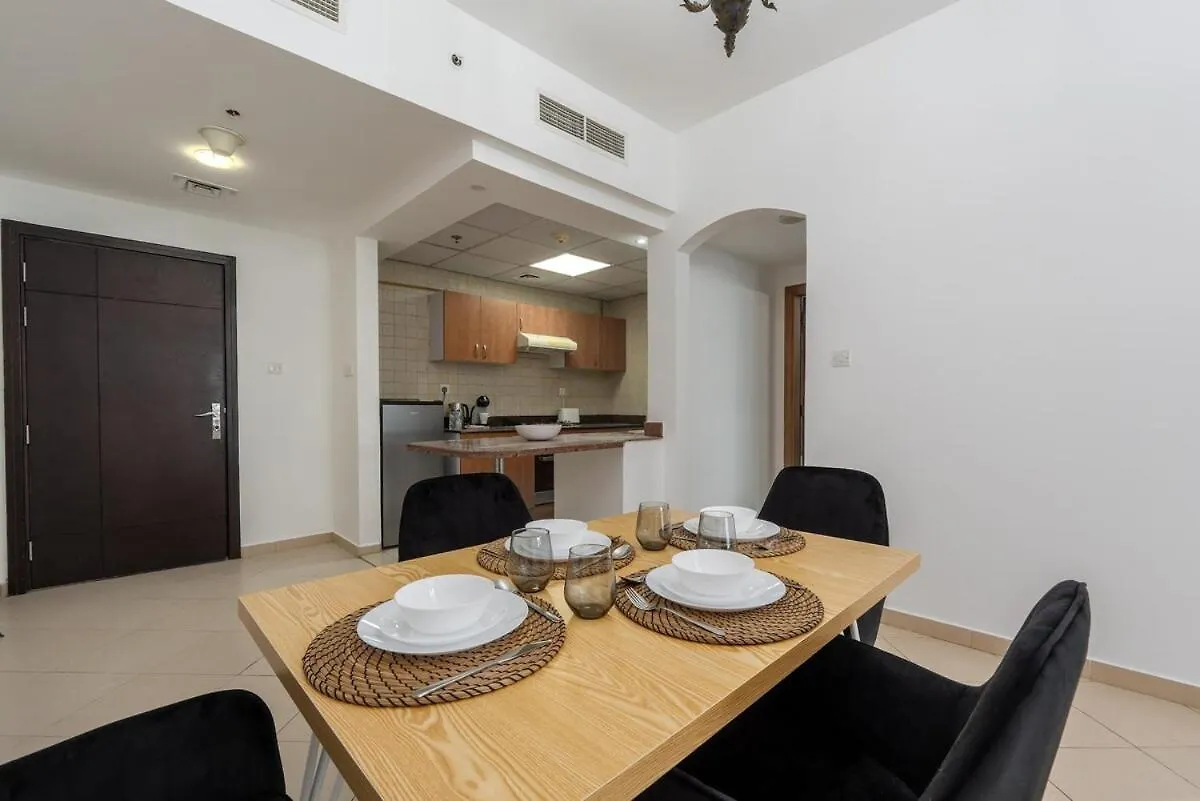 Apartment Close To Metro In Dubai Marina