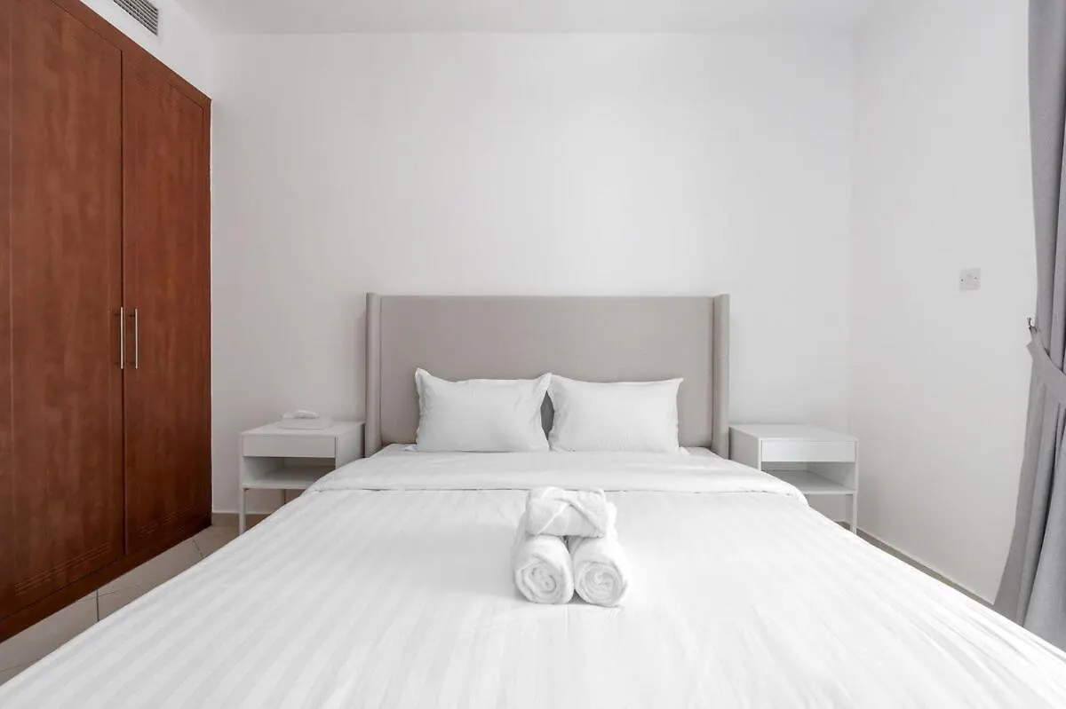 Apartment Close To Metro In Dubai Marina